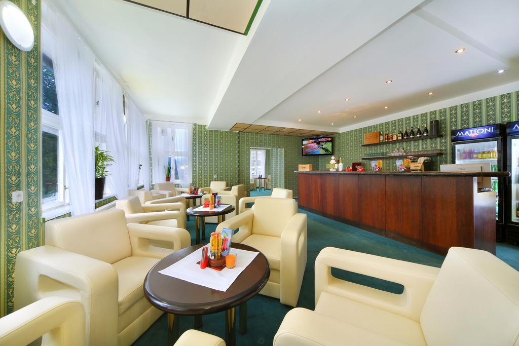Palace Club Spindleruv Mlyn Exterior foto