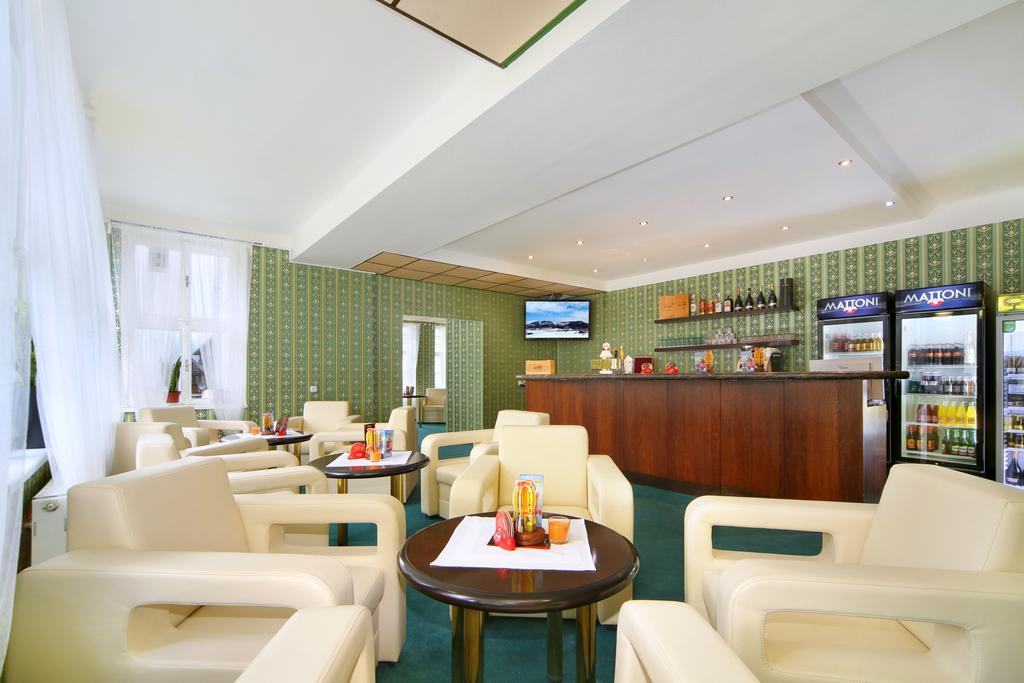 Palace Club Spindleruv Mlyn Exterior foto
