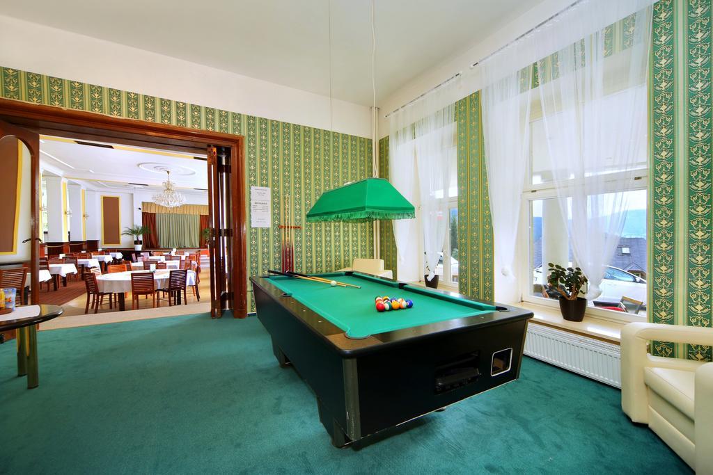 Palace Club Spindleruv Mlyn Exterior foto
