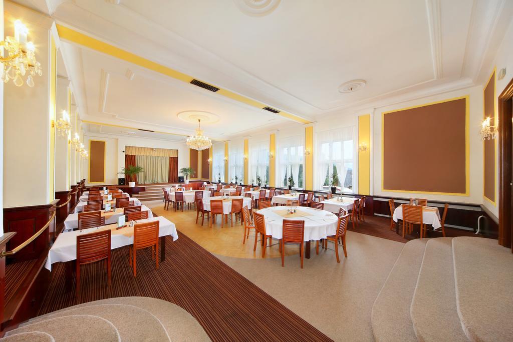 Palace Club Spindleruv Mlyn Exterior foto