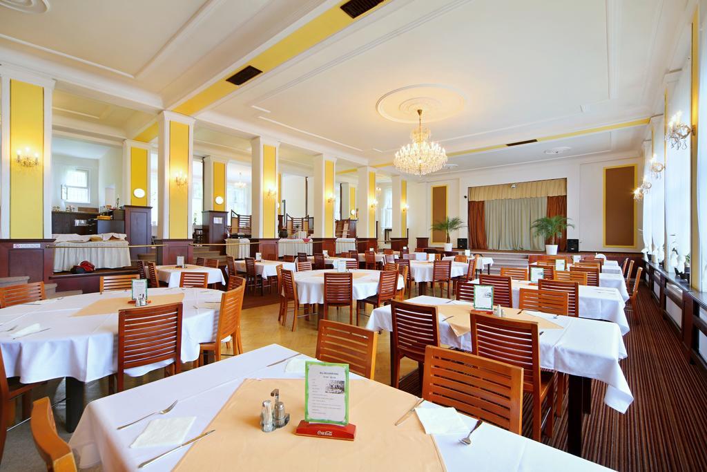 Palace Club Spindleruv Mlyn Exterior foto